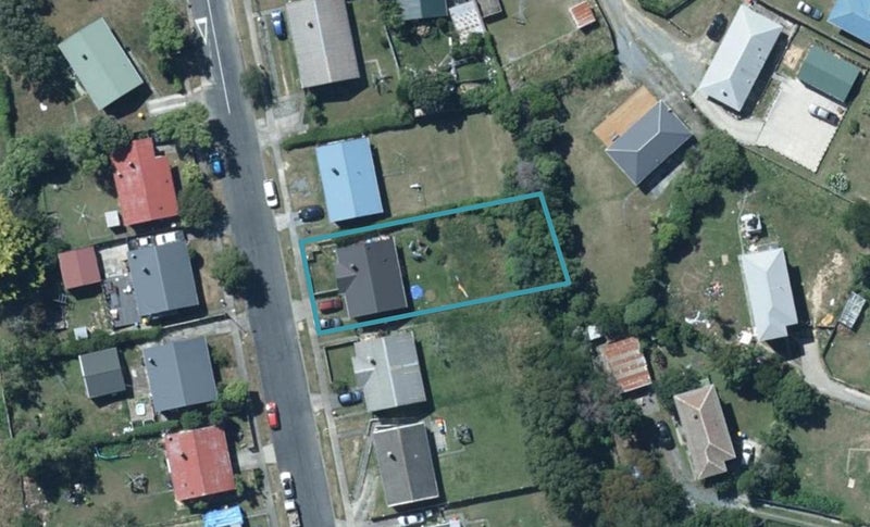 5 Waihora Crescent, Waitangirua, Porirua - Carousel 1
