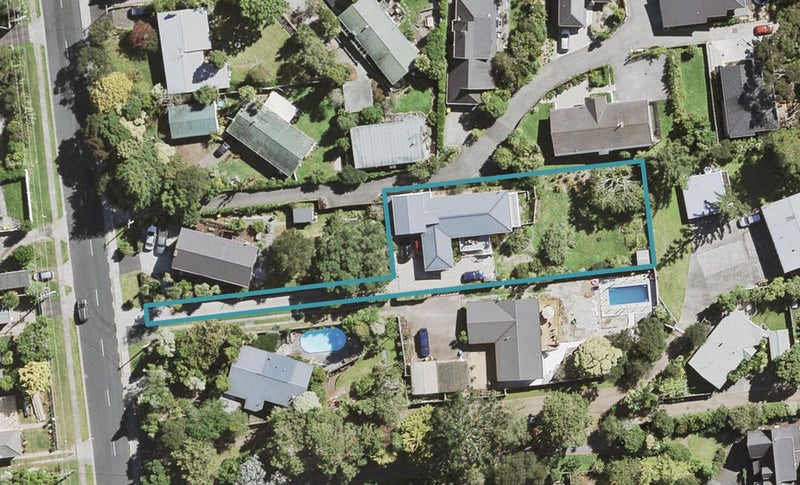 44 Konini Road, Titirangi, Auckland - Carousel 1