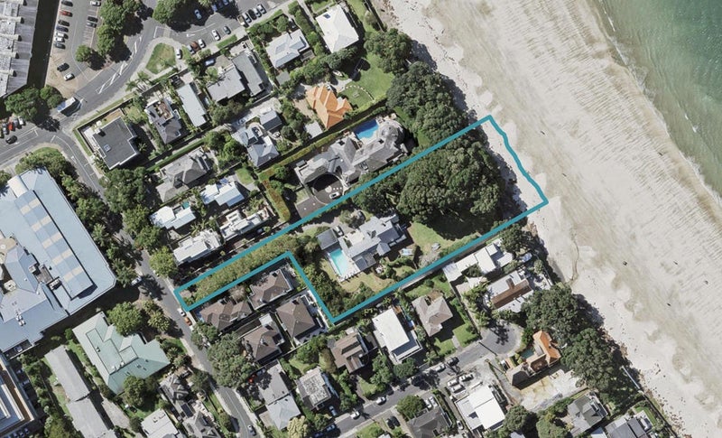 12 Gibbons Road, Takapuna, Auckland - Carousel 1