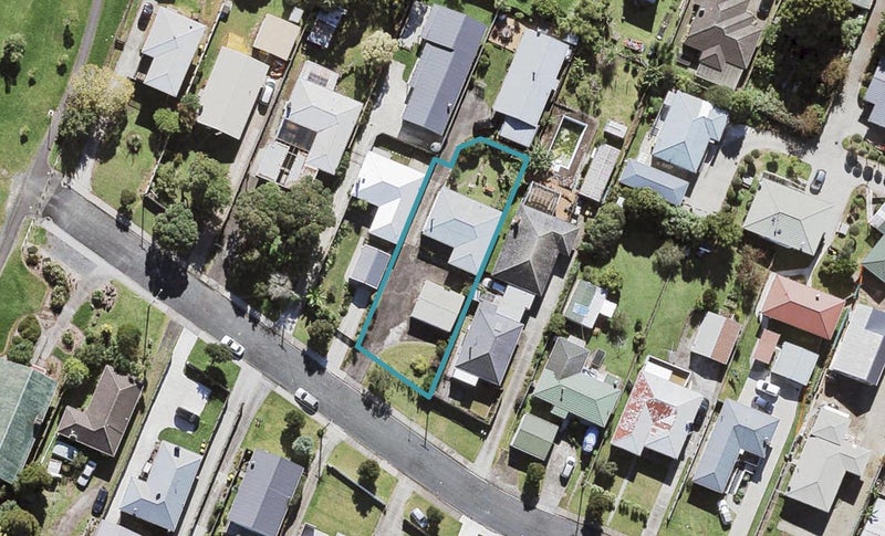 11 Albert Road, Kelston, Auckland - Carousel 1