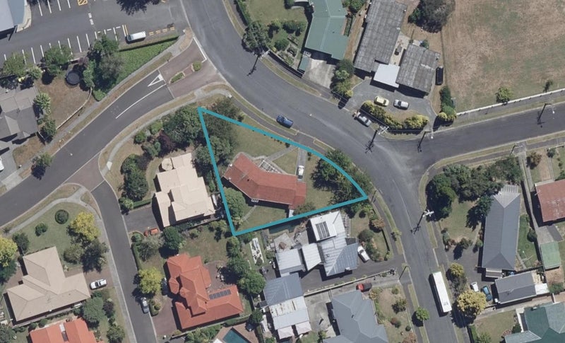 32 Berkley Avenue, Hillcrest, Hamilton - Carousel 1