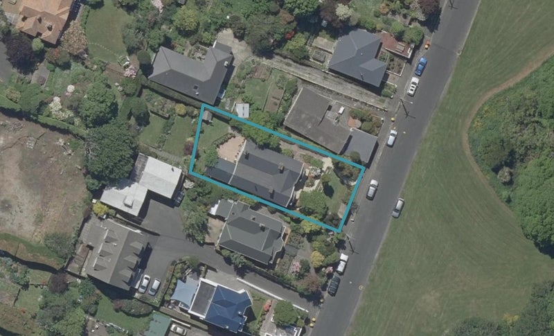 15 Harcourt Street, Belleknowes, Dunedin - Carousel 1