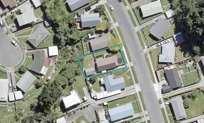 16 Invercargill Drive, Kelson, Lower Hutt - Carousel 1