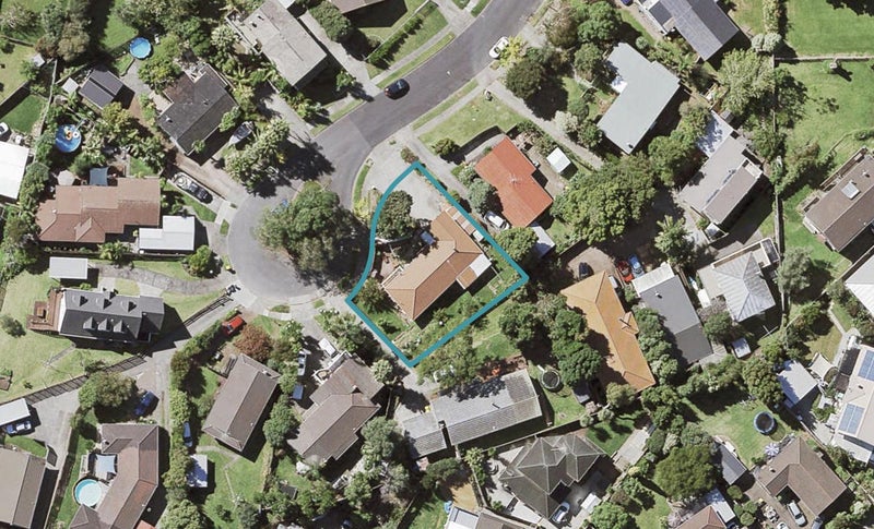 18 Bain Place, Bucklands Beach, Auckland - Carousel 1