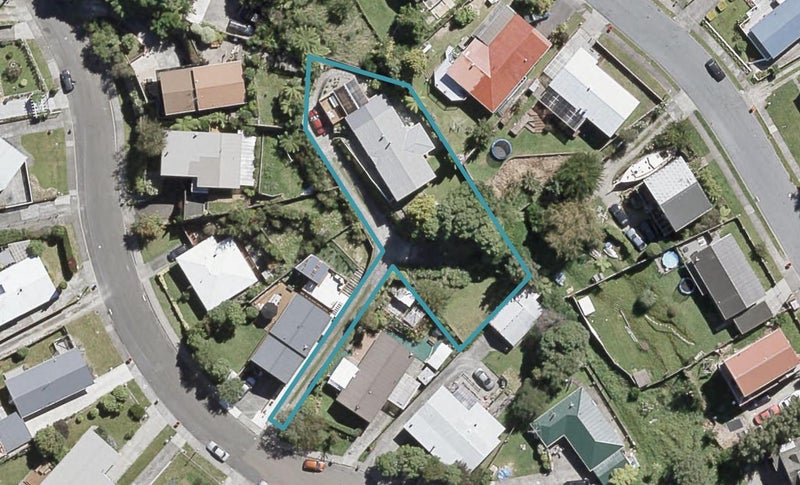 33 Vista Crescent, Maoribank, Upper Hutt - Carousel 1