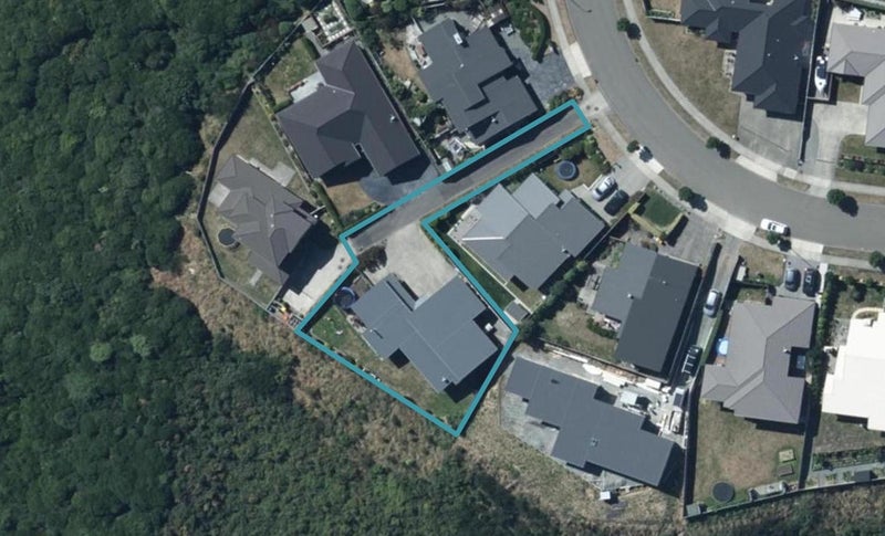 16A Kaimai Place, Aotea, Porirua - Carousel 1