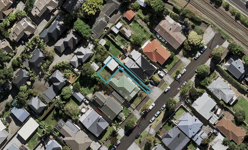 A/8 Adam Street, Greenlane, Auckland - Carousel 1