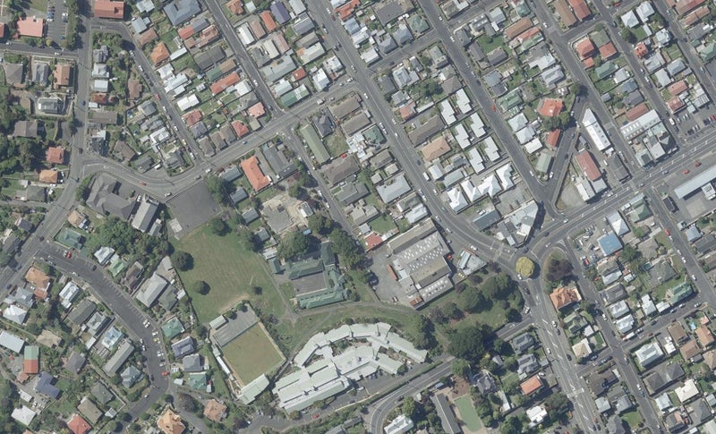 61 Rutherford Street, Caversham, Dunedin - Carousel 1