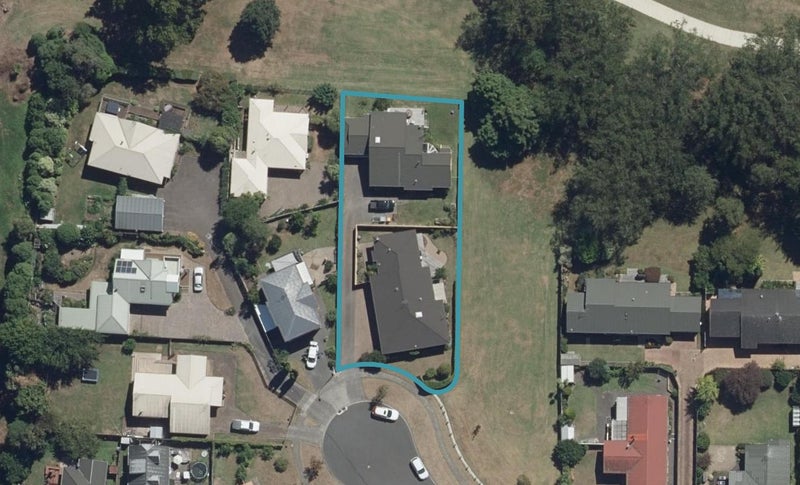 12A Rimmington Drive, Hamilton Lake, Hamilton - Carousel 1