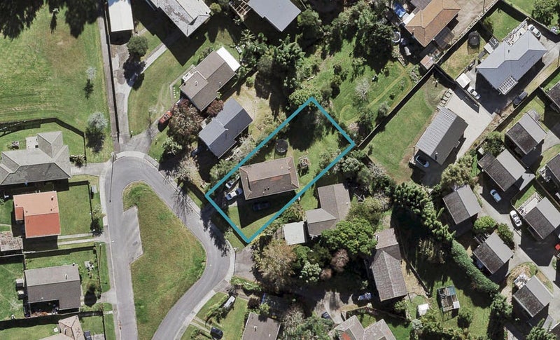 71 Cedar Heights Avenue, Massey, Auckland - Carousel 1