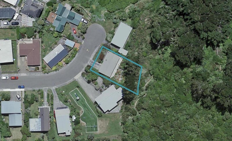 16 Glamorgan Street, Northland, Wellington - Carousel 1