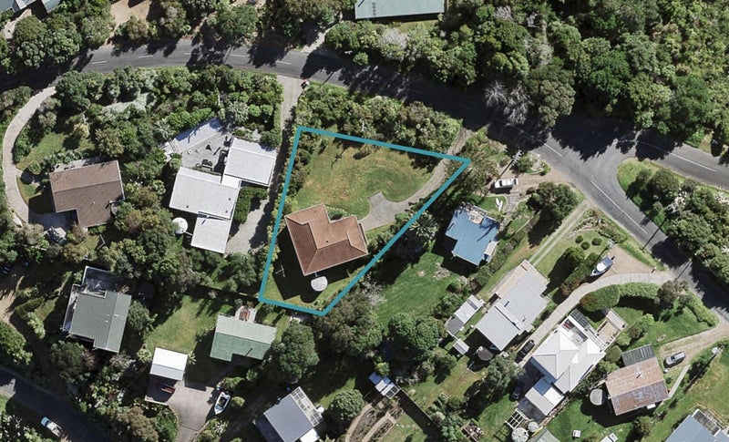 12 Coromandel Road, Oneroa, Waiheke Island - Carousel 1