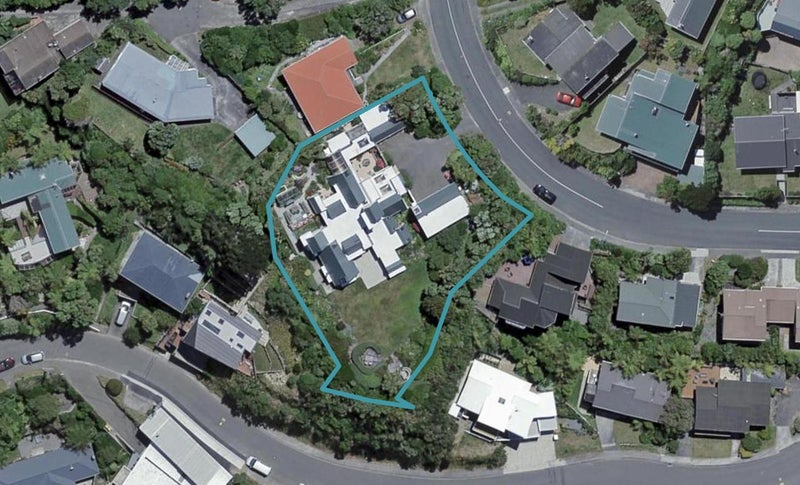 10 Gurkha Crescent, Khandallah, Wellington - Carousel 1