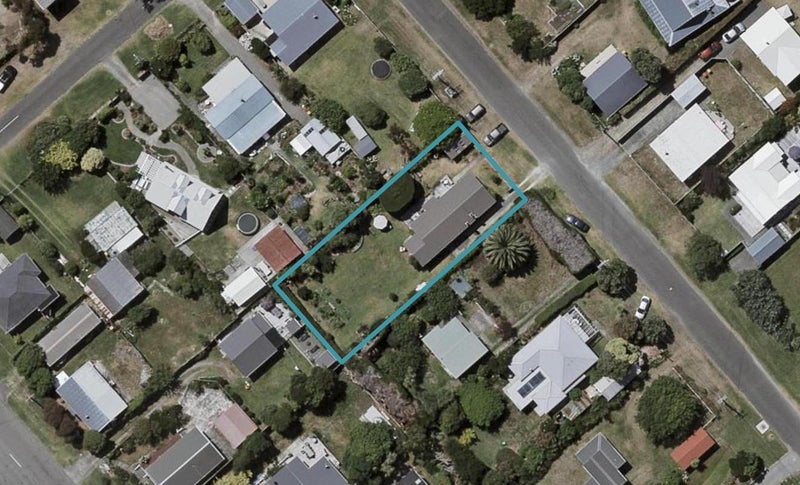 16 Hemara Street, Waikanae Beach, Waikanae - Carousel 1