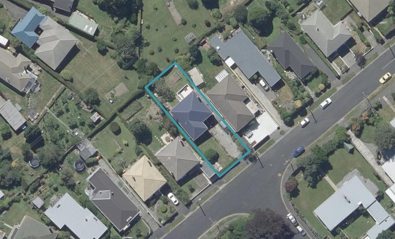 12 Derwent Street, Helensburgh, Dunedin - Carousel 1