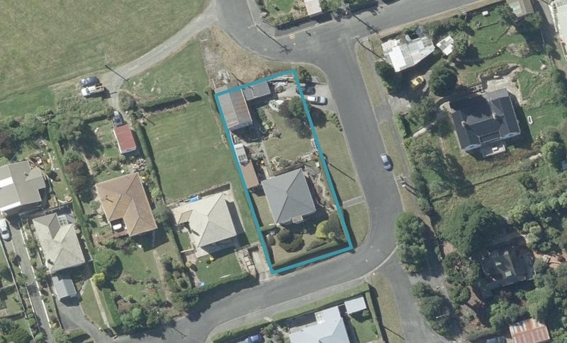 17 Manuka Street, Ravensbourne, Dunedin - Carousel 1