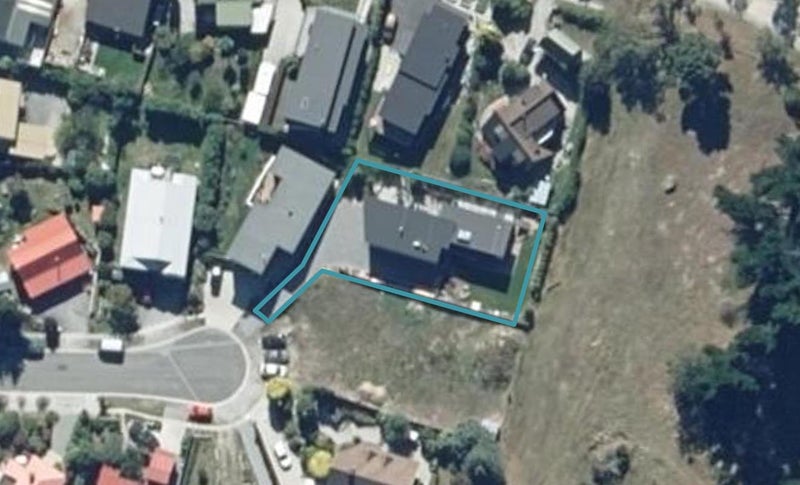 8 Cypress Court, Kelvin Heights, Queenstown - Carousel 1