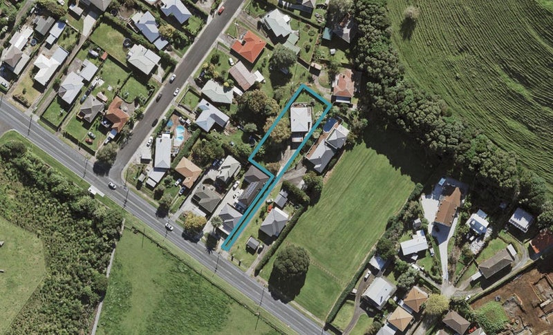 137 Wallace Road, Mangere Bridge, Auckland - Carousel 1