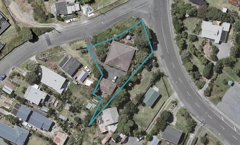 2 Babbacombe Avenue, Otaki Beach, Otaki - Carousel 1