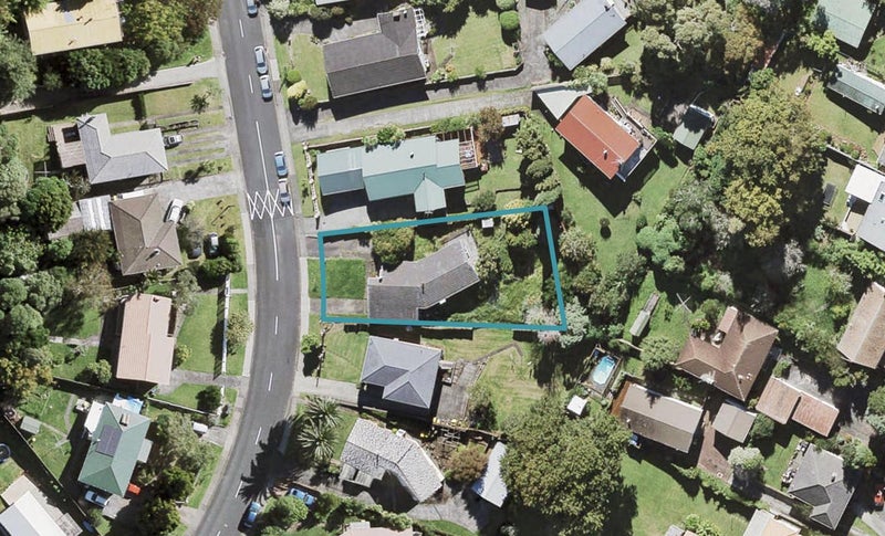 23 Hilling Street, Titirangi, Auckland - Carousel 1