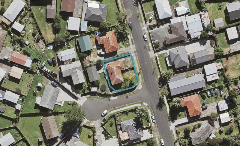35 Convair Crescent, Mangere, Auckland - Carousel 1