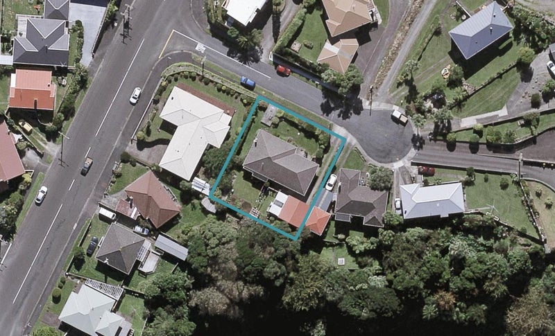 4 Mission Street, Moturoa, New Plymouth - Carousel 1