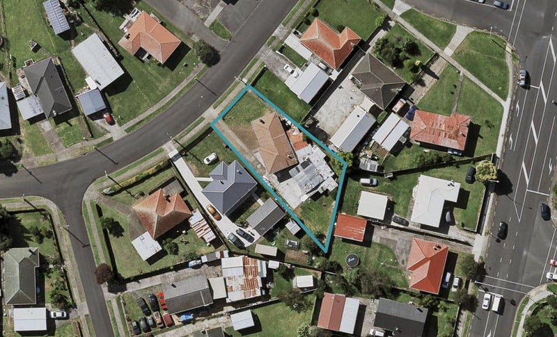4 Wroughton Crescent, Otara, Auckland - Carousel 1