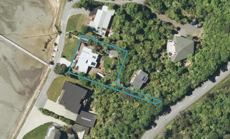 2383 Queen Charlotte Drive, Ngakuta Bay - Carousel 1