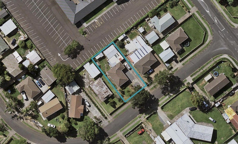 5 Desmond Place, Otara, Auckland - Carousel 1