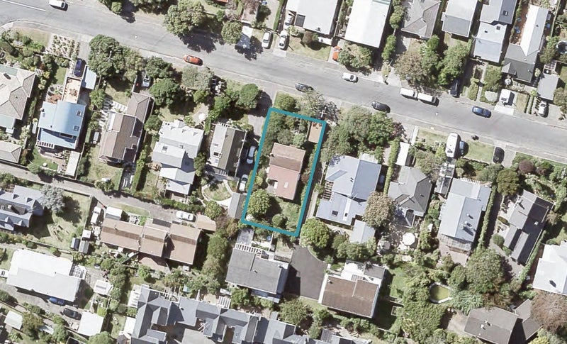 17/11A Miro Street, Eastbourne, Lower Hutt - Carousel 1