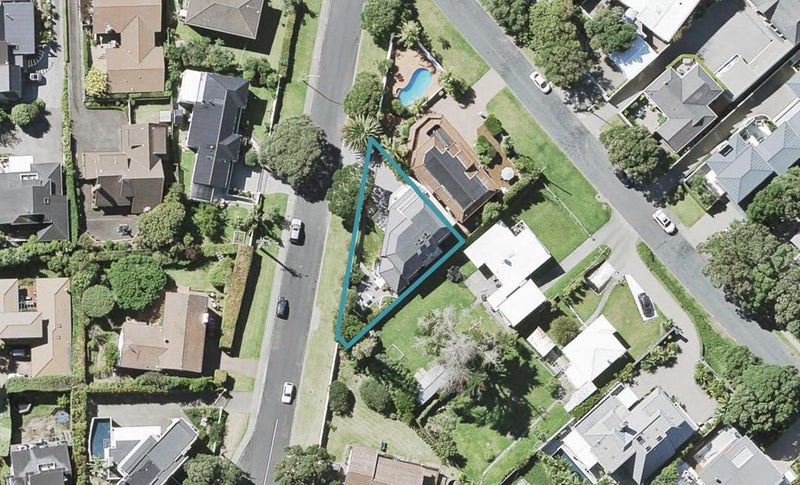 15B WHITBY CRESCENT, Mairangi Bay, Auckland - Carousel 1