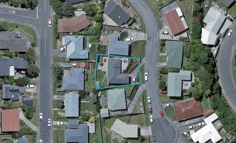 6 Archbold Street, Newlands, Wellington - Carousel 1