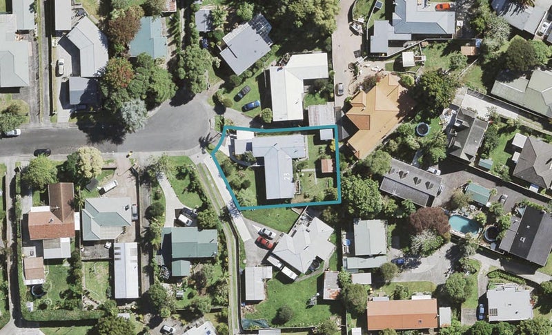 23 Sunray Avenue, Titirangi, Auckland - Carousel 1