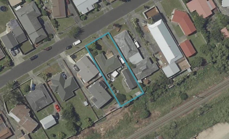 22 Geraldine Crescent, Cloverlea, Palmerston North - Carousel 1