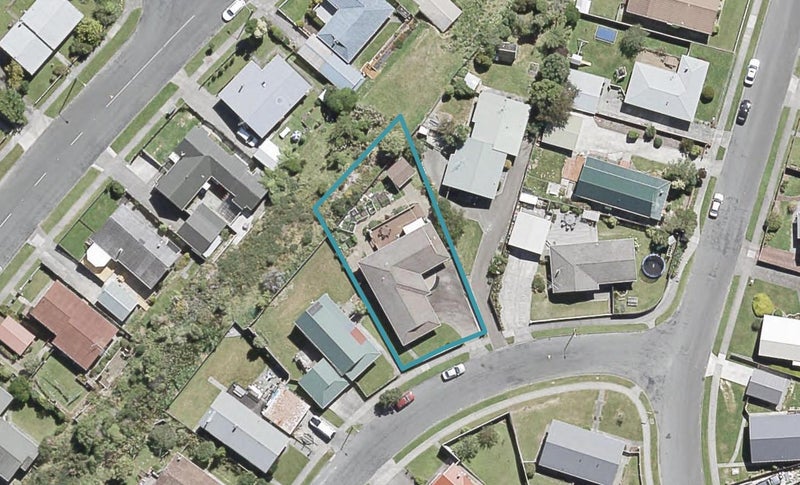 20 Tarras Grove, Kelson, Lower Hutt - Carousel 1