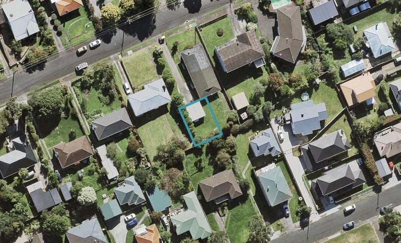 47B Sherwood Avenue, Te Atatu South, Auckland - Carousel 1