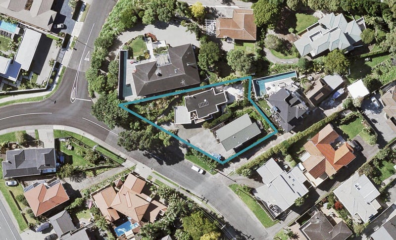 2 Morrow Avenue, Bucklands Beach, Auckland - Carousel 1