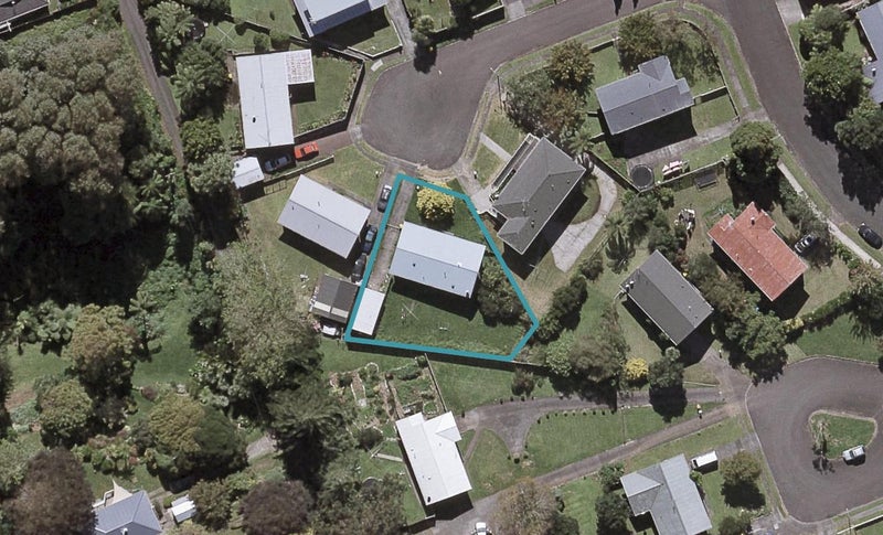 5 Benbow Place, Westown, New Plymouth - Carousel 1