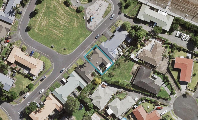 11 Neta Grove, Henderson, Auckland - Carousel 1