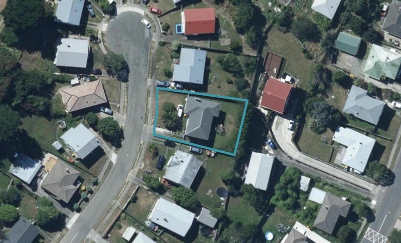 10 Carbine Place, Ascot Park, Porirua - Carousel 1