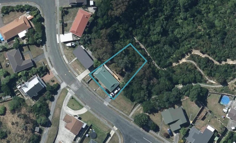 2 Doncaster Terrace, Ascot Park, Porirua - Carousel 1