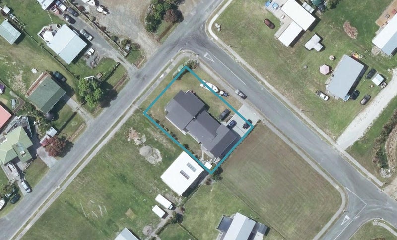 2 Mahia Heights Drive, Māhia - Carousel 1