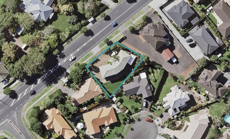 827 Chapel Road, Shamrock Park, Auckland - Carousel 1