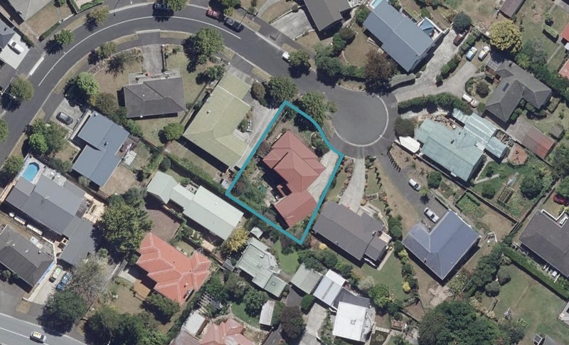 10 McGregor Place, Hillcrest, Hamilton - Carousel 1