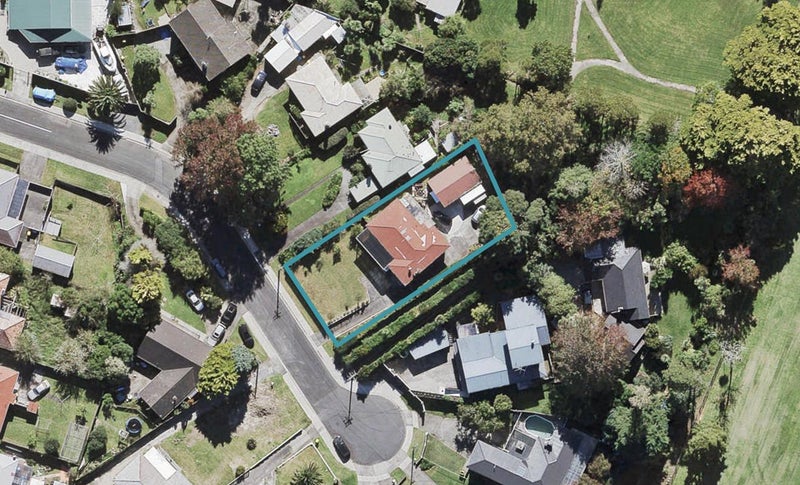 10 Rerewai Place, Kelston, Auckland - Carousel 1