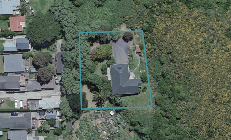 84 Happy Valley Road, Owhiro Bay, Wellington - Carousel 1