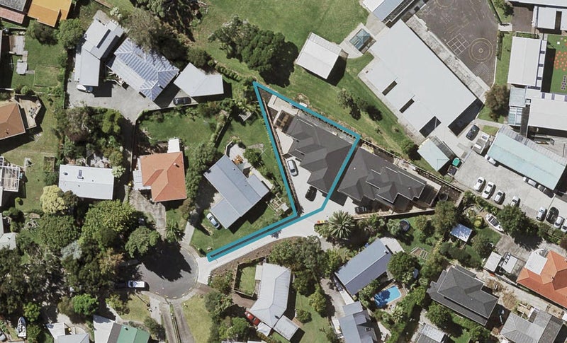 12 Bowman Road, Forrest Hill, Auckland - Carousel 1
