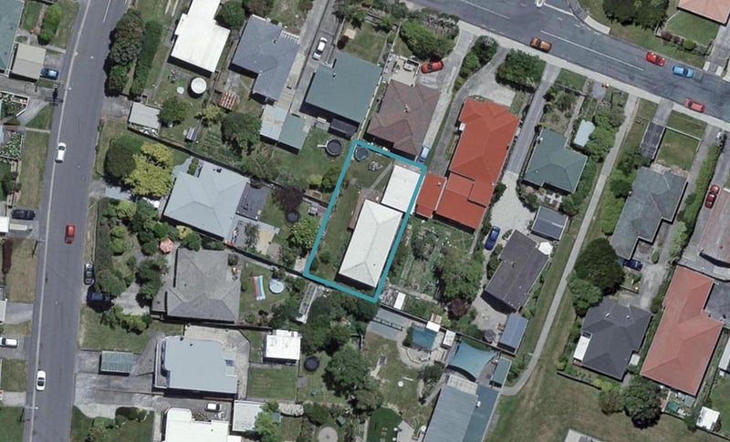 8A Mexted Terrace, Tawa, Wellington - Carousel 1
