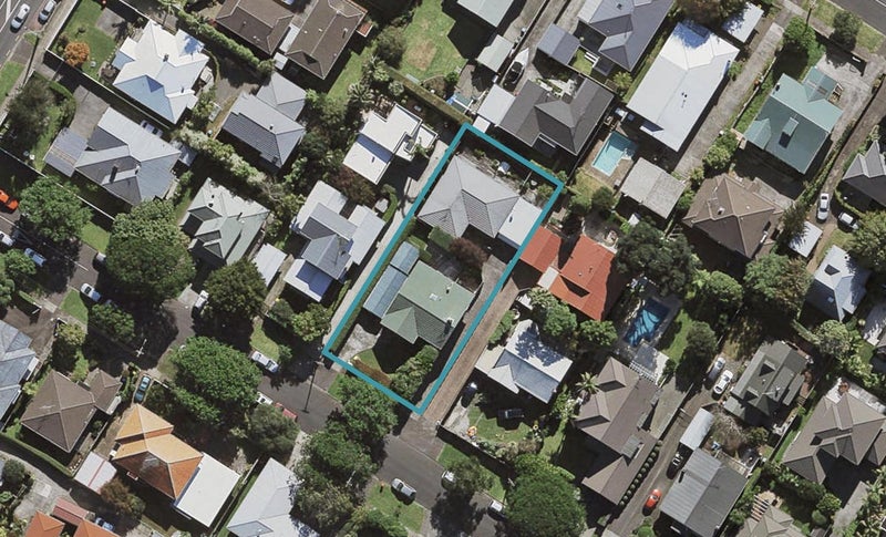 4A Kowhatu Road, One Tree Hill, Auckland - Carousel 1