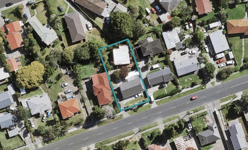 1/18 Larnoch Road, Henderson, Auckland - Carousel 1